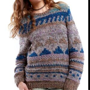 ERIKA Vintage Hand Knit Pattern Sweater